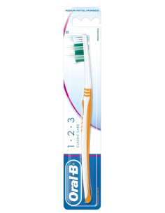 Oral-B Spazzolino Classic Care 2