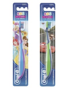 Oral-B Spazzolino Cars & Princess 3-5 Anni